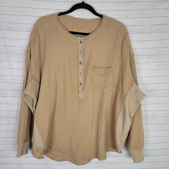 WE THE FREE CREPE WAFFLE KNIT LONG SLEEVE OVERSIZE HENLEY IN CAMEL TAN, SZ XS - Picture 1 of 16